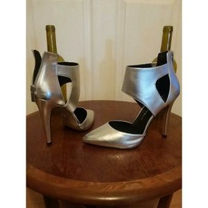 BRAND NEW W/O TAG Rock & Republic Heels